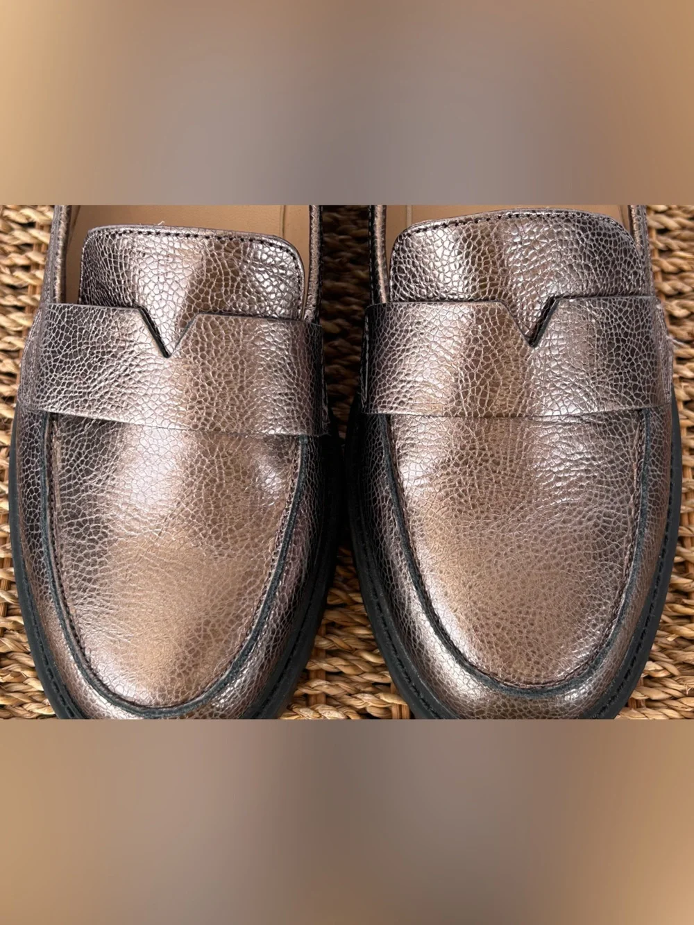 Banana Republic Factory Women’s Vee Strap Lug Loafer in Pewter Size 8